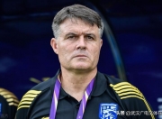 爱游戏官网-球队备战中出现误会，主教练急需调整备战心态