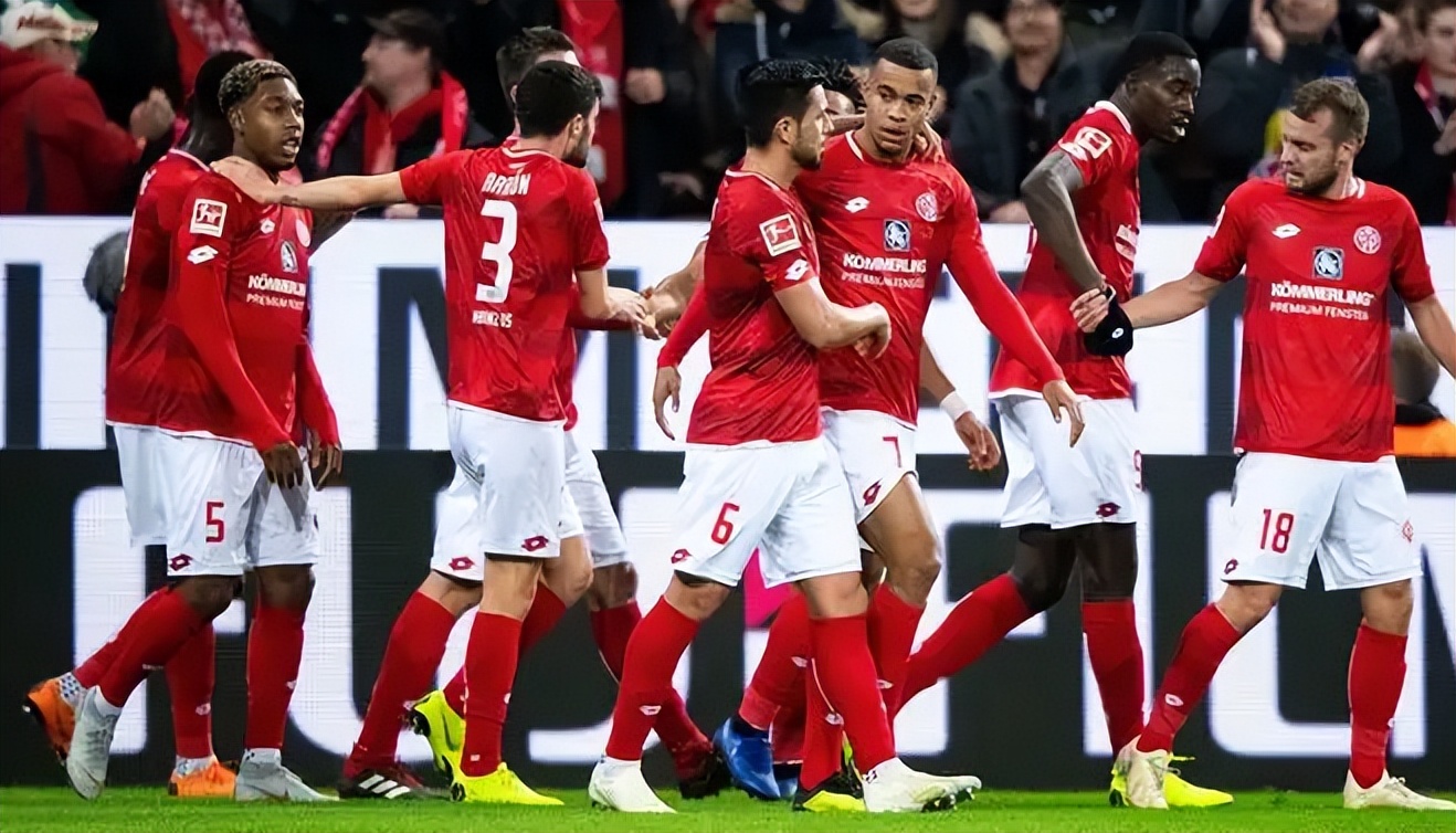 柏林赫塔客场大胜,成为争冠热门球队 柏林赫塔客场大胜,成为争冠热门球队