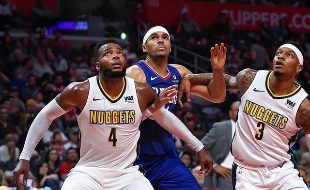 包含巴伦西亚门将佐瓦神勇扑救,帮助球队守住胜局的词条 包含巴伦西亚门将佐瓦神勇扑救,帮助球队守住胜局的词条