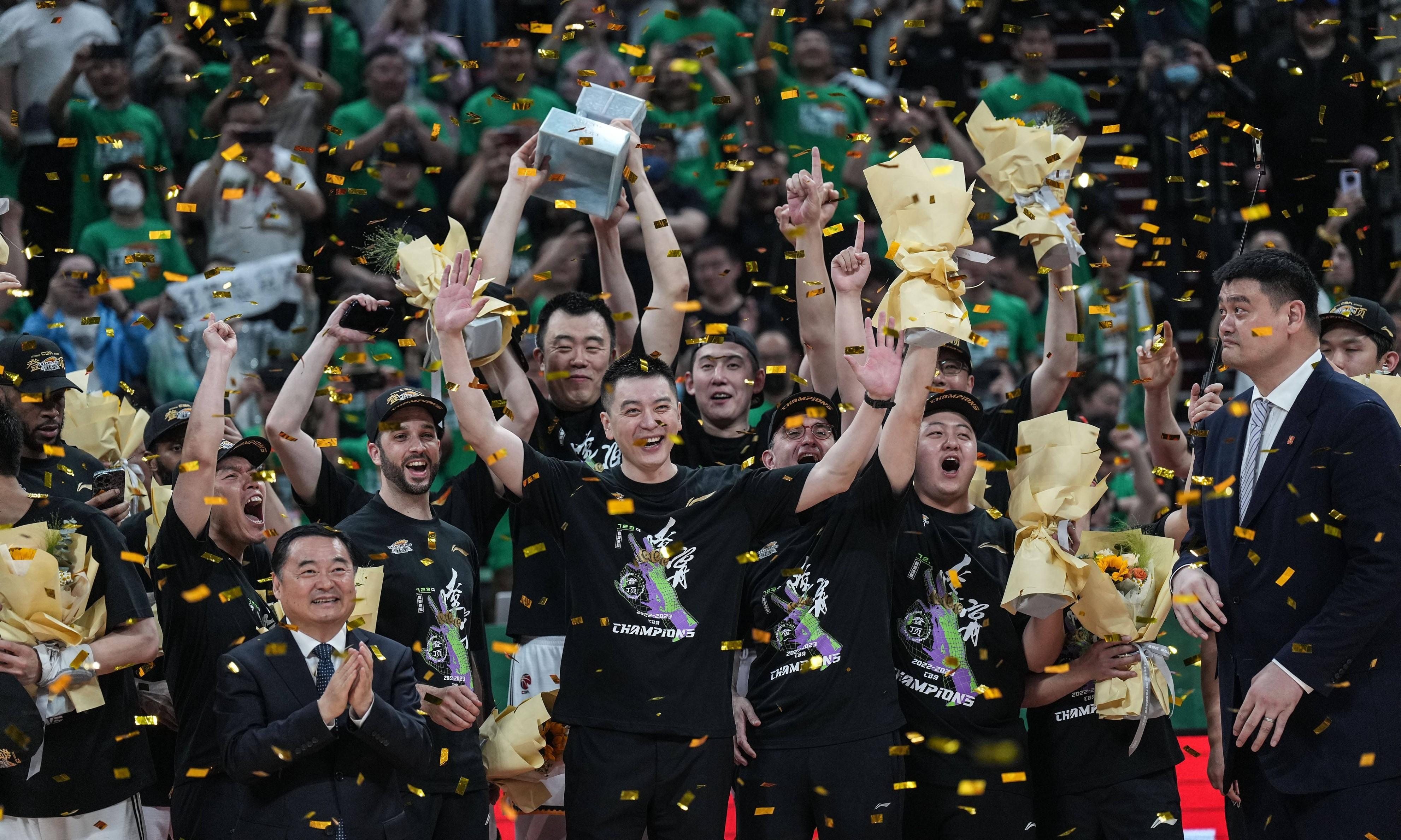 关于雄鹿展翅,CBA联赛一触即发的信息 关于雄鹿展翅,CBA联赛一触即发的信息