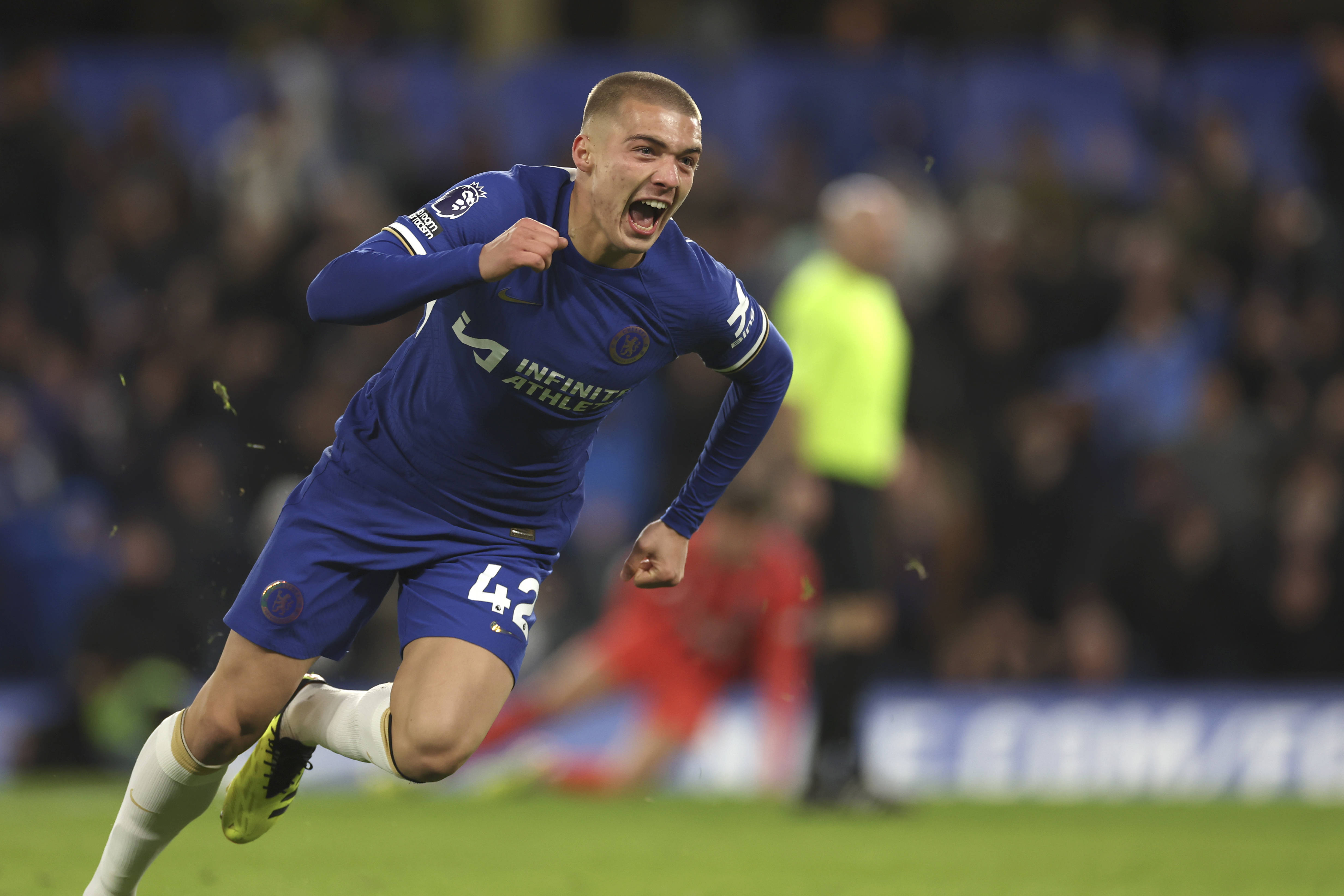 切尔西险胜对手,积分领先保持不败 切尔西险胜对手,积分领先保持不败