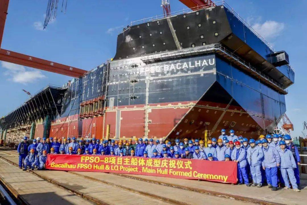 强势团队合作，助球队实现胜利连连