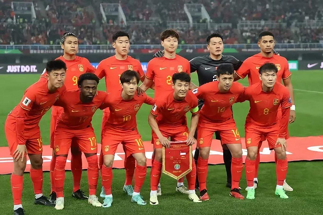 强势团队合作，助球队实现胜利连连