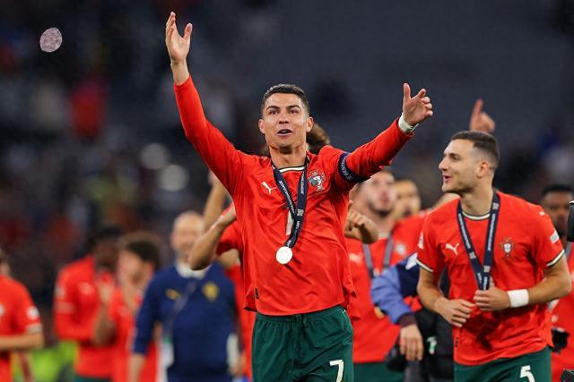 葡萄牙险胜加时赛,进入半决赛 葡萄牙险胜加时赛,进入半决赛