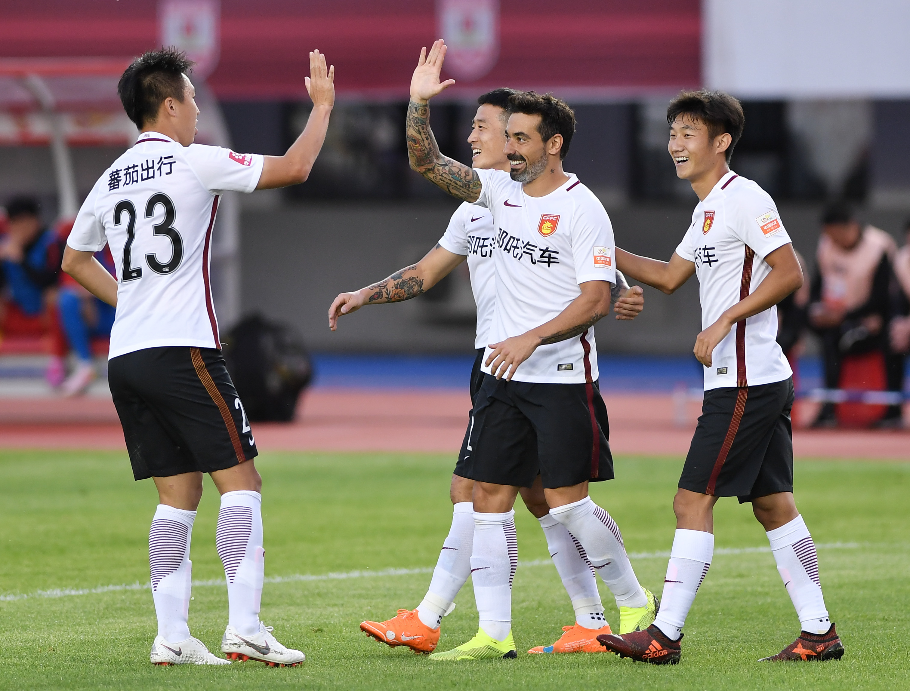 河北华夏幸福不敌对手，近期表现低迷