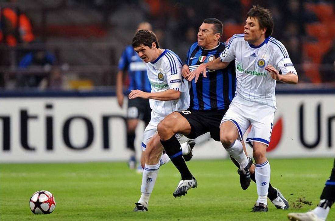 包含基辅迪纳摩客场大胜,小组排名稳固领先的词条 包含基辅迪纳摩客场大胜,小组排名稳固领先的词条