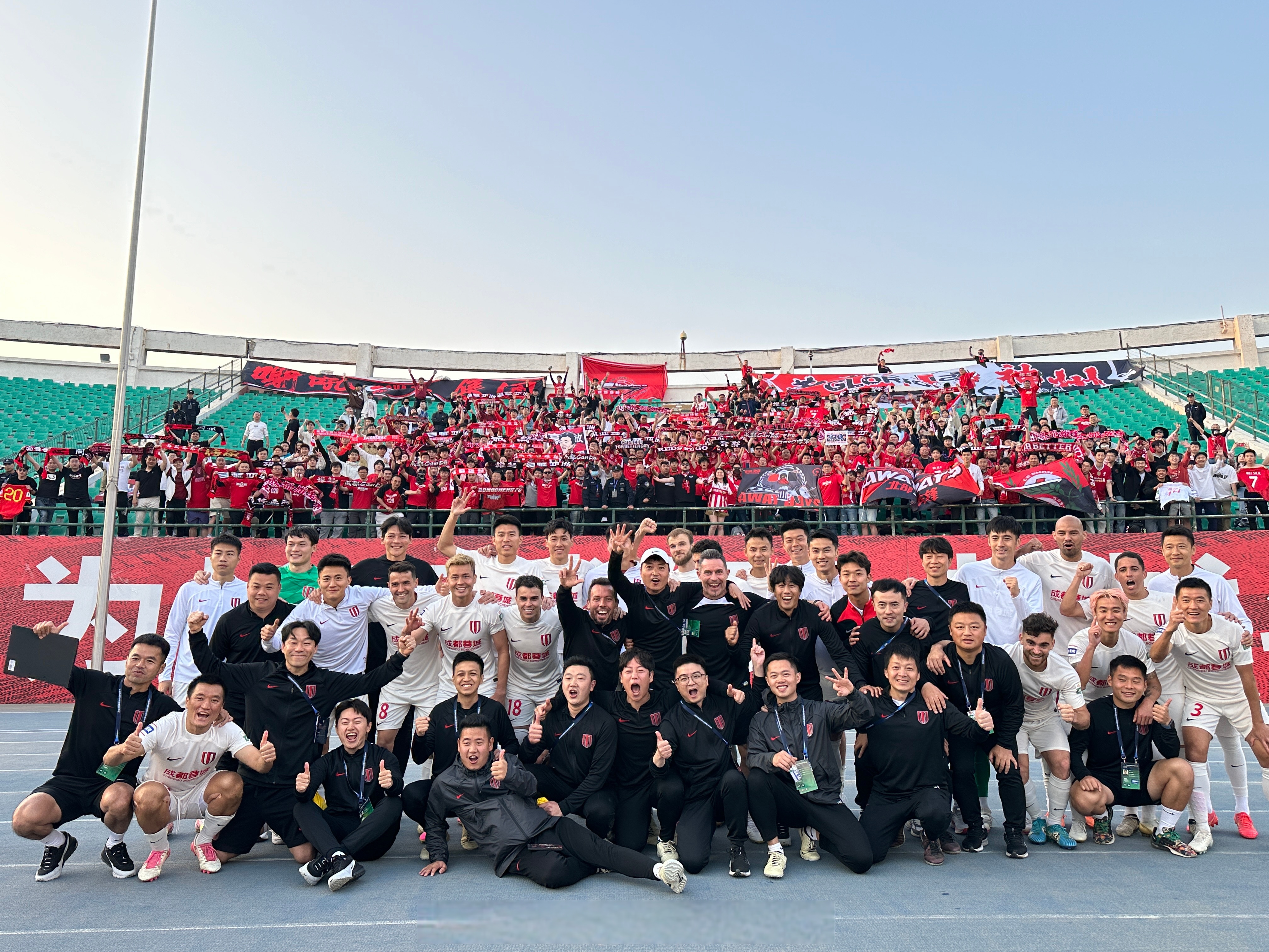 长春亚泰队在比赛中打出了备受瞩目的演出 长春亚泰队在比赛中打出了备受瞩目的演出