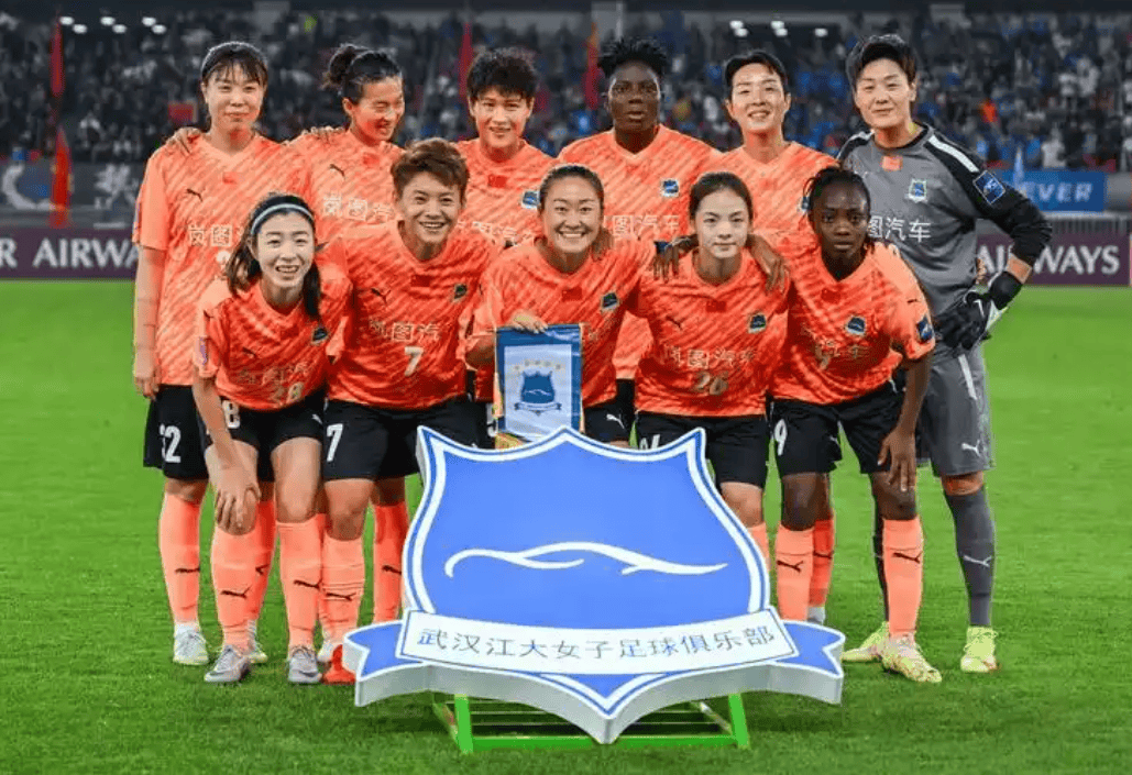 包含中国女足崇尚团队合作,赢得殊荣的词条 包含中国女足崇尚团队合作,赢得殊荣的词条