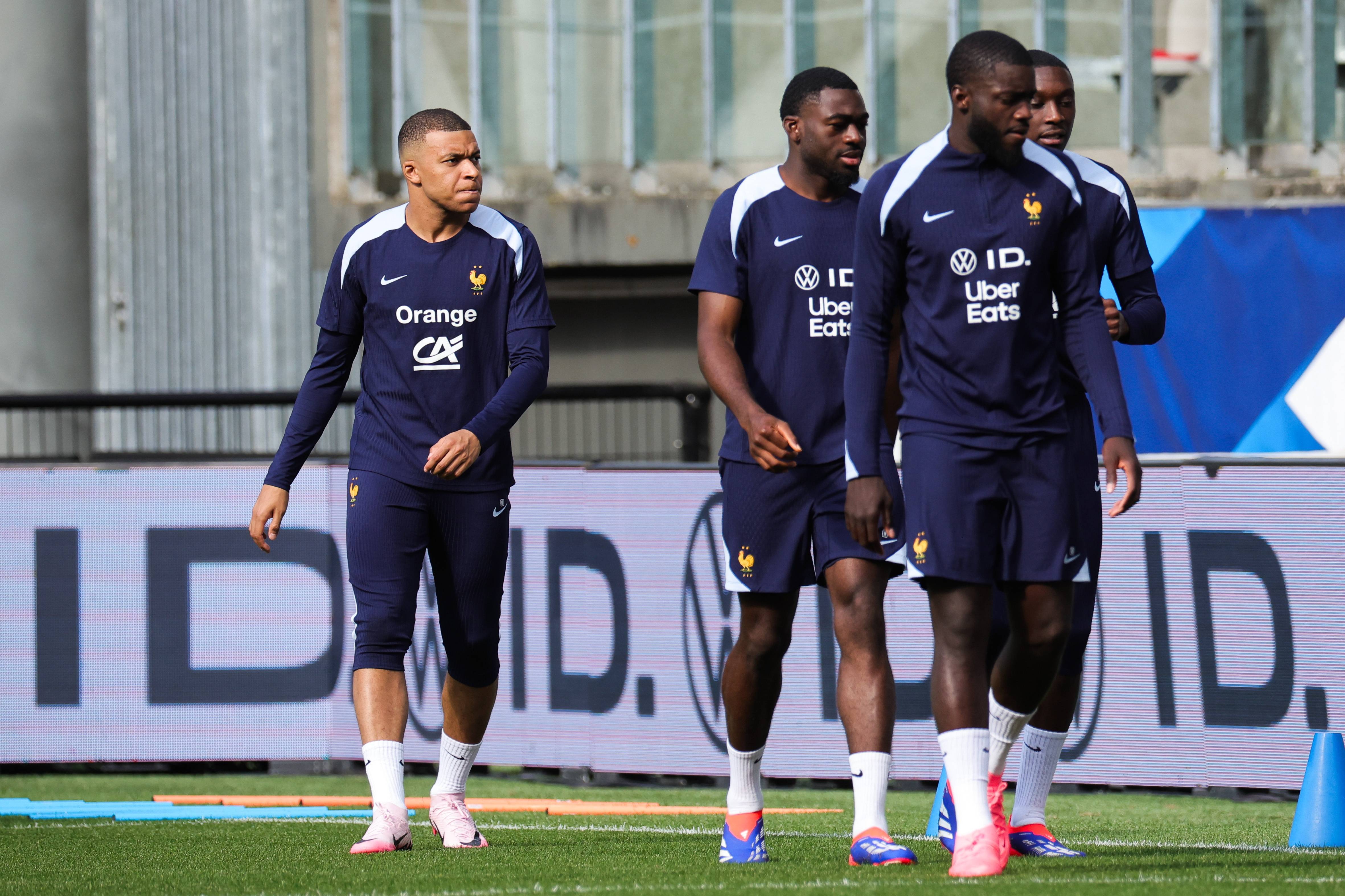 法国队在欧国联赛事中展现出色，成功晋级