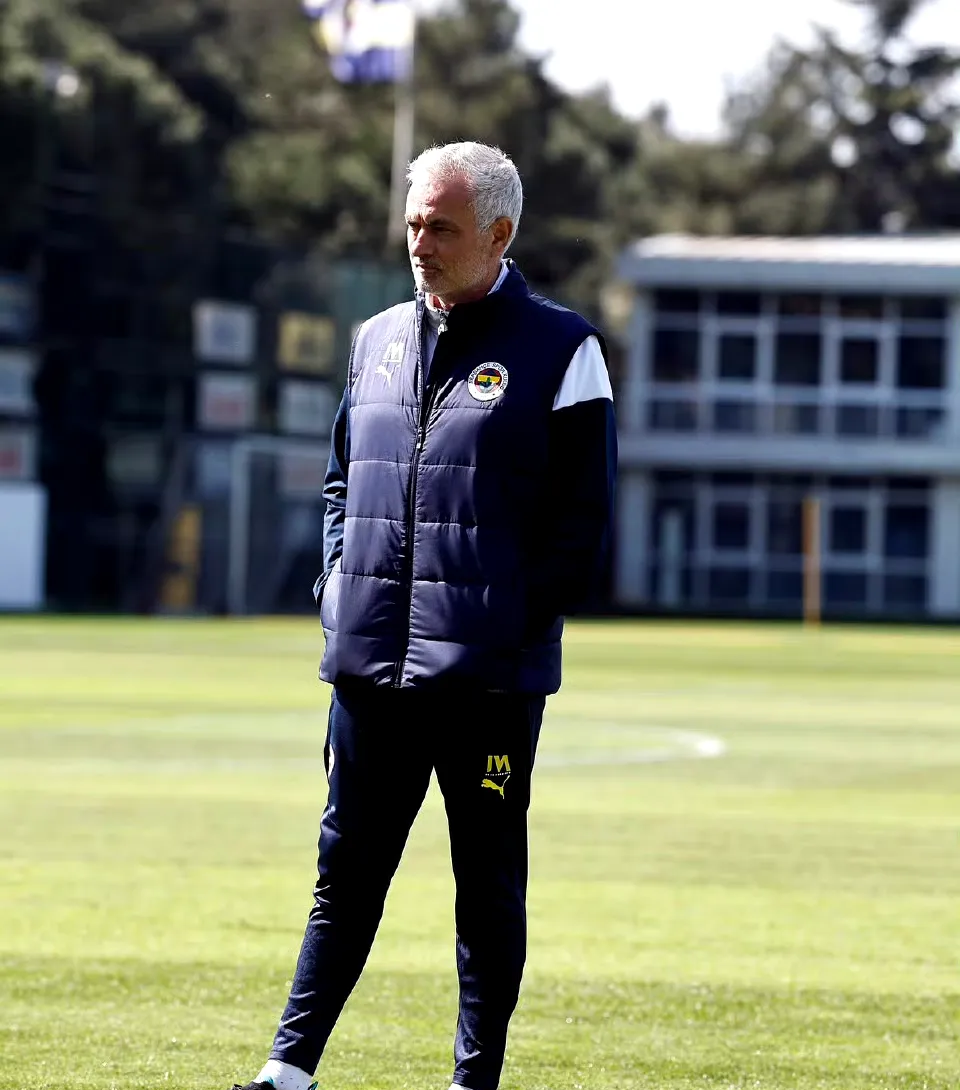 卡利亚里主帅赛后霸气出镜个人魅力获赞的简单介绍