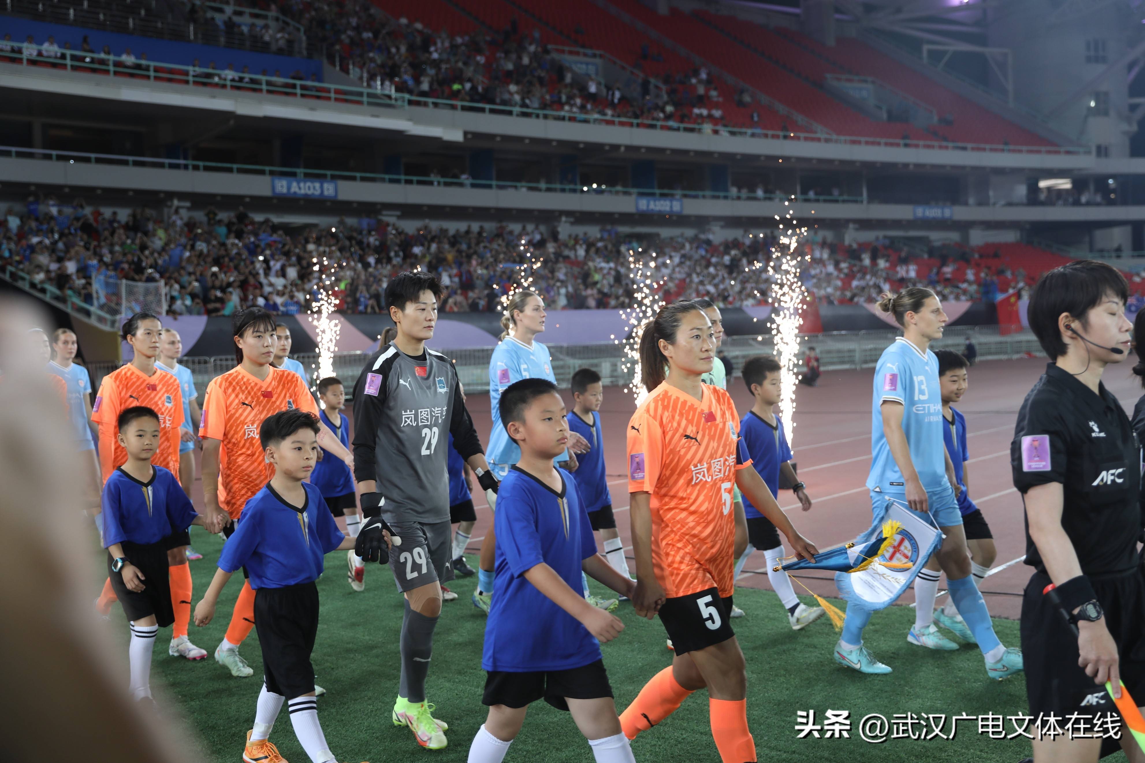 关于女足比赛中球员团结协作,积极进攻的信息 关于女足比赛中球员团结协作,积极进攻的信息