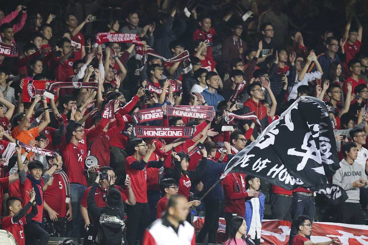 队员踢出激情,全力为球队争夺胜利 队员踢出激情,全力为球队争夺胜利