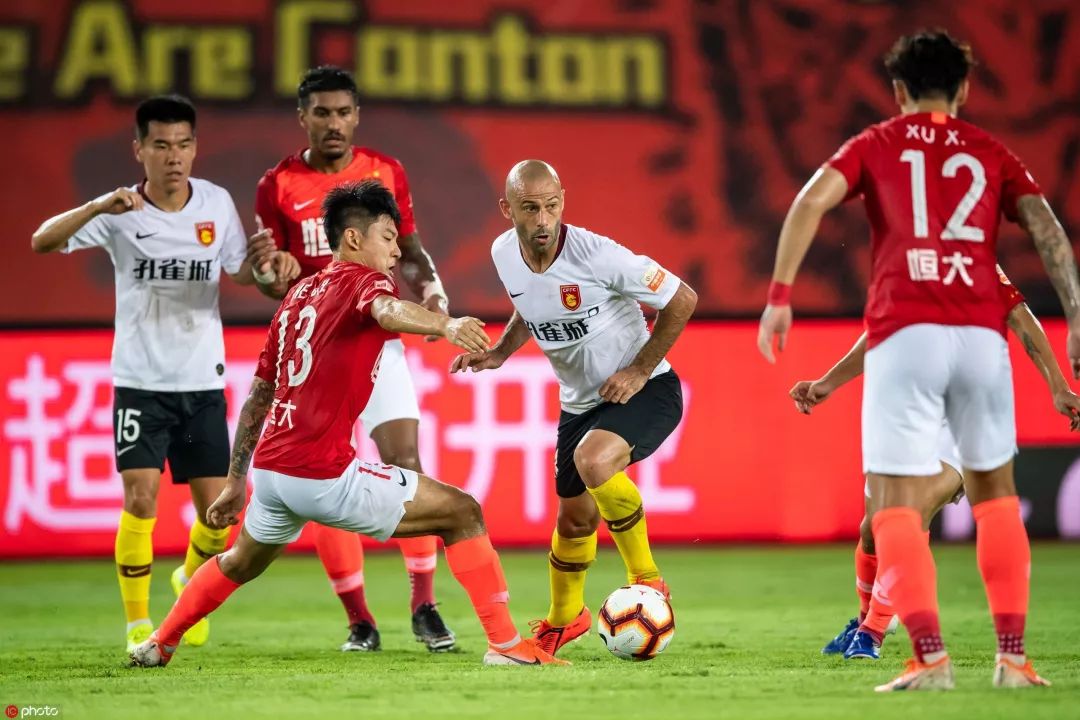 广州恒大客场逆转河北华夏,积分榜上继续领跑的简单介绍 广州恒大客场逆转河北华夏,积分榜上继续领跑的简单介绍