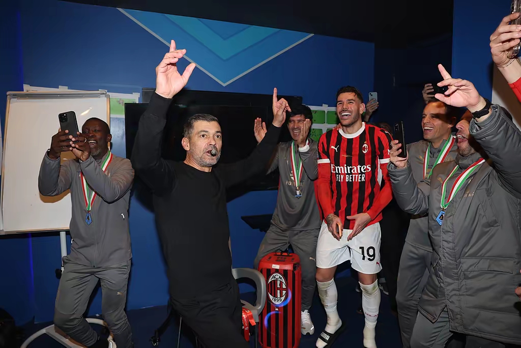 包含AC米兰主场4-3力克拉齐奥,取得激动比赛的词条 包含AC米兰主场4-3力克拉齐奥,取得激动比赛的词条