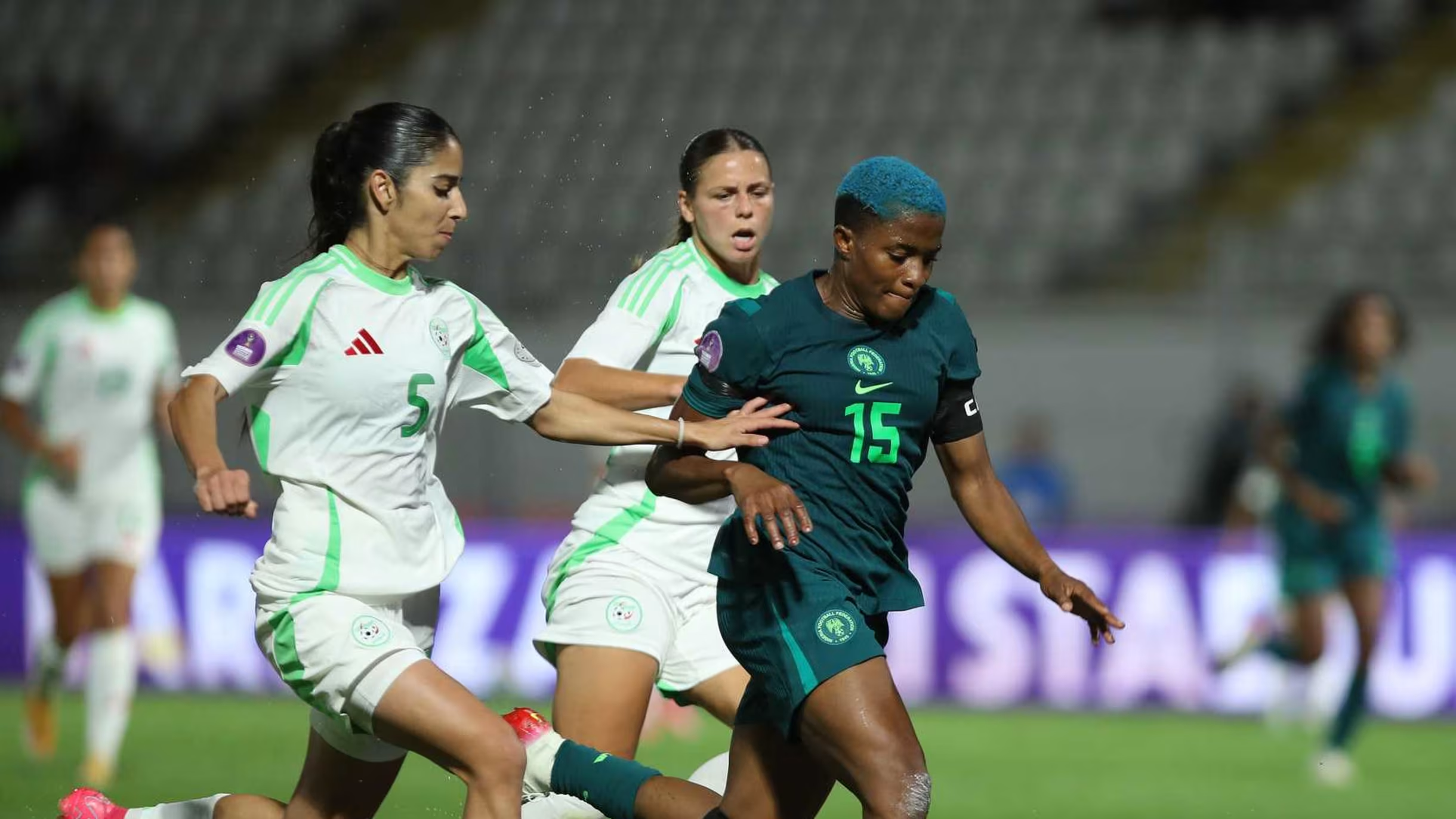 阿尔及利亚女足比赛闪光登场 阿尔及利亚女足比赛闪光登场