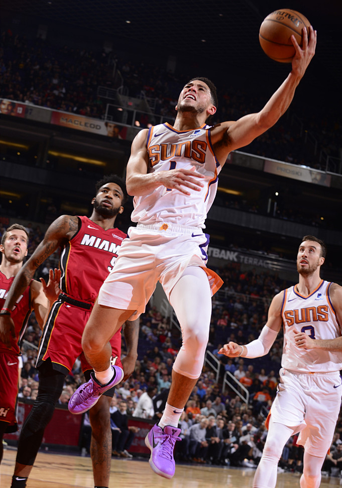 太阳队大胜马刺队,取得全胜 太阳队大胜马刺队,取得全胜