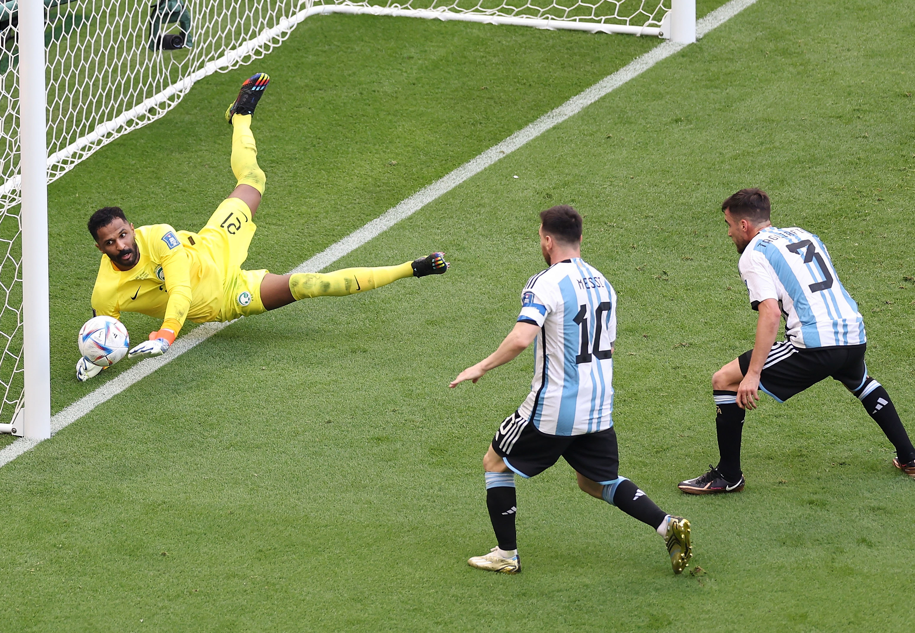 包含摩洛哥队门将神奇扑救,力保球门不失的词条 包含摩洛哥队门将神奇扑救,力保球门不失的词条