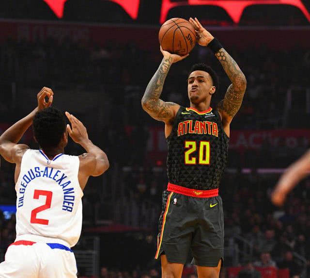 老鹰队小将闪耀，攻击突破对手